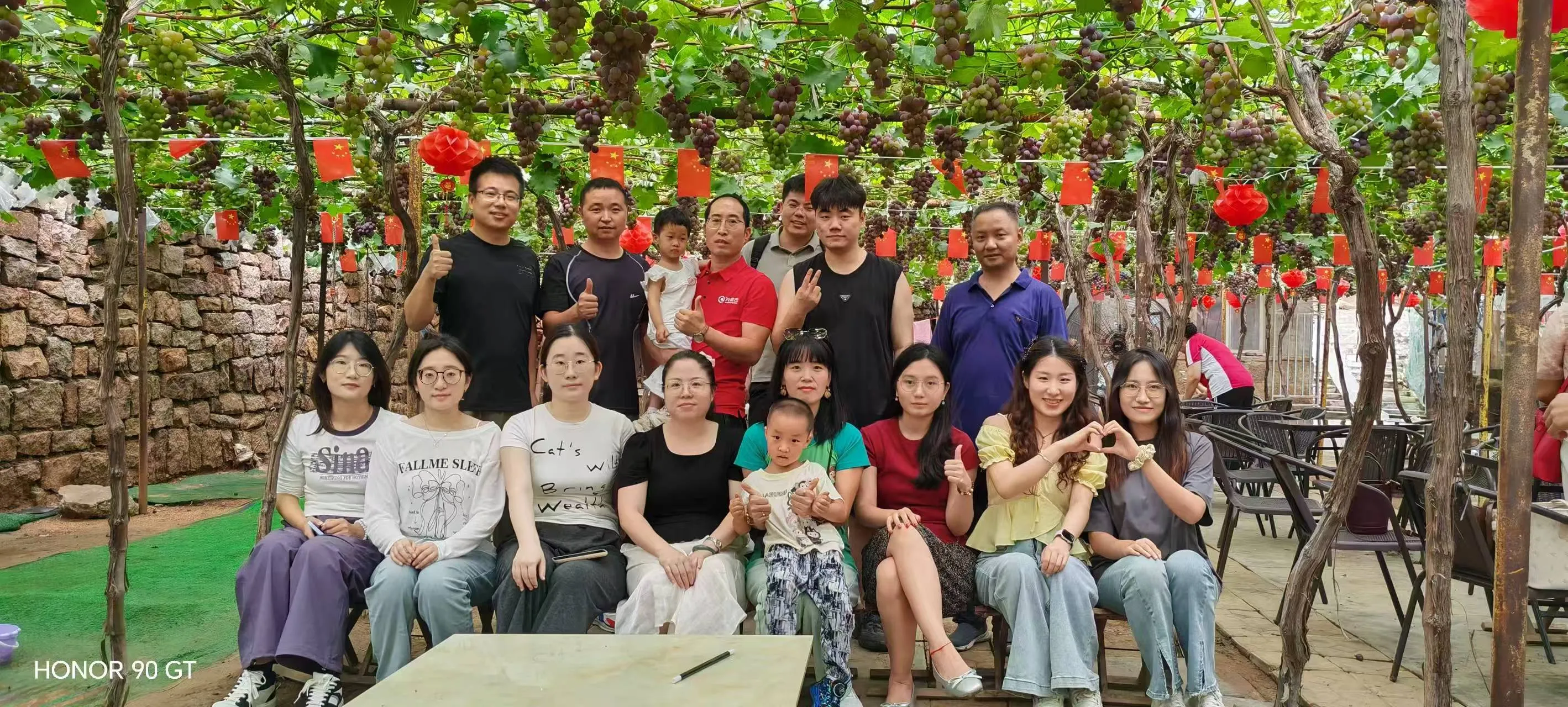 Dhírigh imeacht foirne Cyjy ar iomaíocht agus ar obair foirne