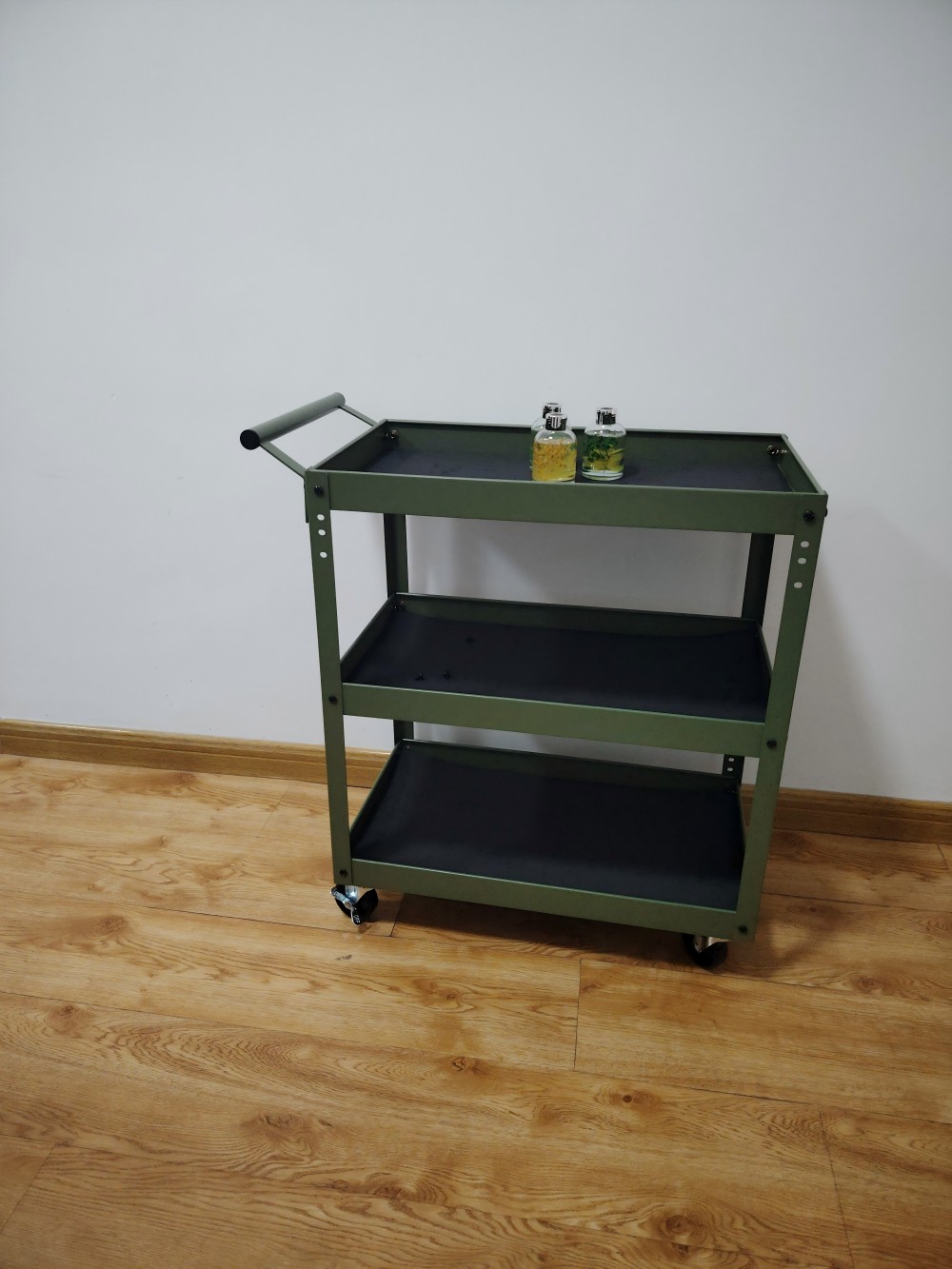 Cart uirlis throm soghluaiste